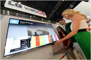 CES 2014: компания LG показала WebOS и браслет Life Band Touch